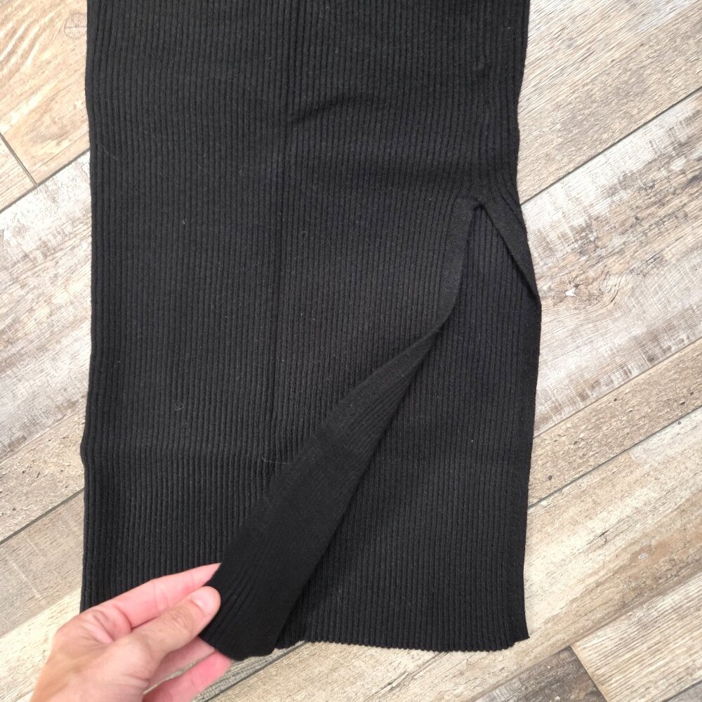 Black Ribbed Set - Picture 2 of 5